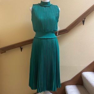 NWT! Nanette Lepore Sleeveless Pleated Dress